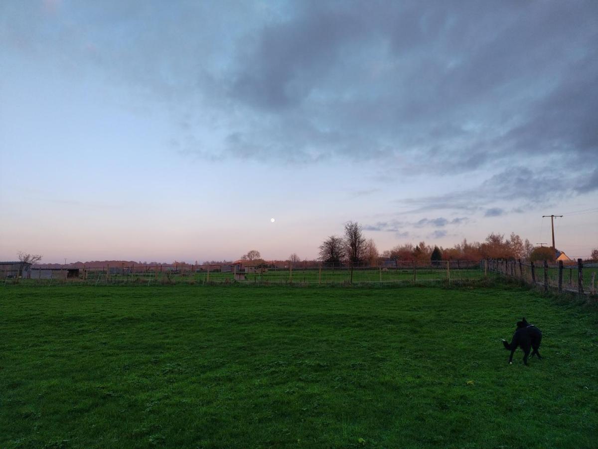 Bed and Breakfast A La Campagne, Au Calme Monterolier Exterior foto